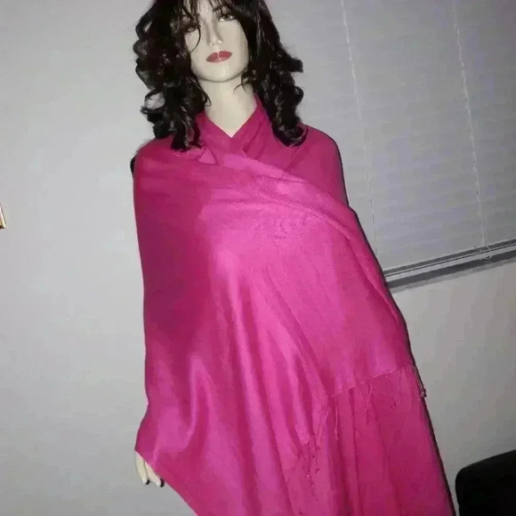 WRAP SHAWL  HOT PINK - Picture 4 of 8